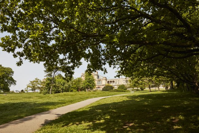 Ally Pally Building in Sun