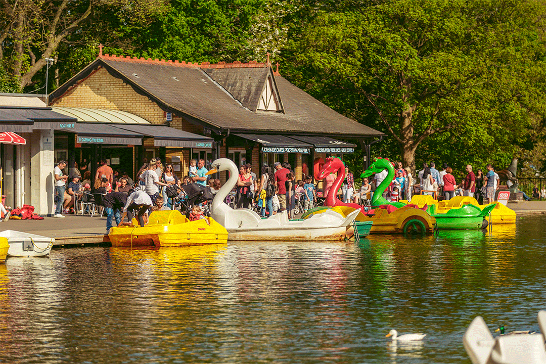 the boating lake at ally pally