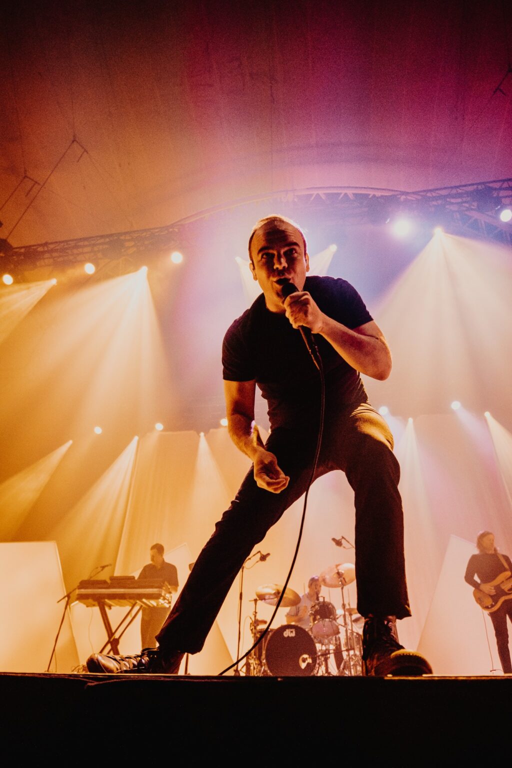 Seasons Change Future Islands at Alexandra Palace pictures, setlist