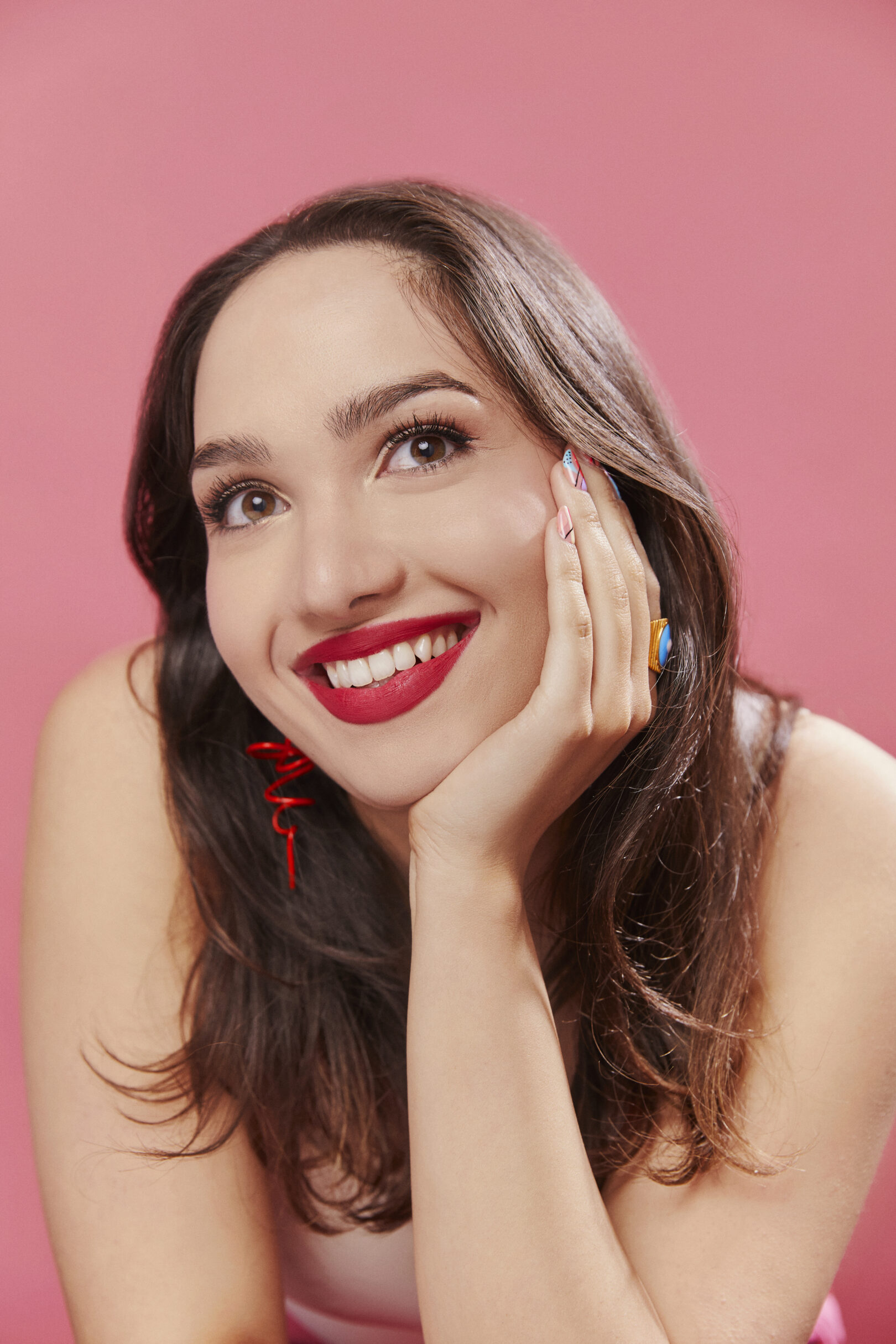 A headshot of comedian and tv personality Bella Hull