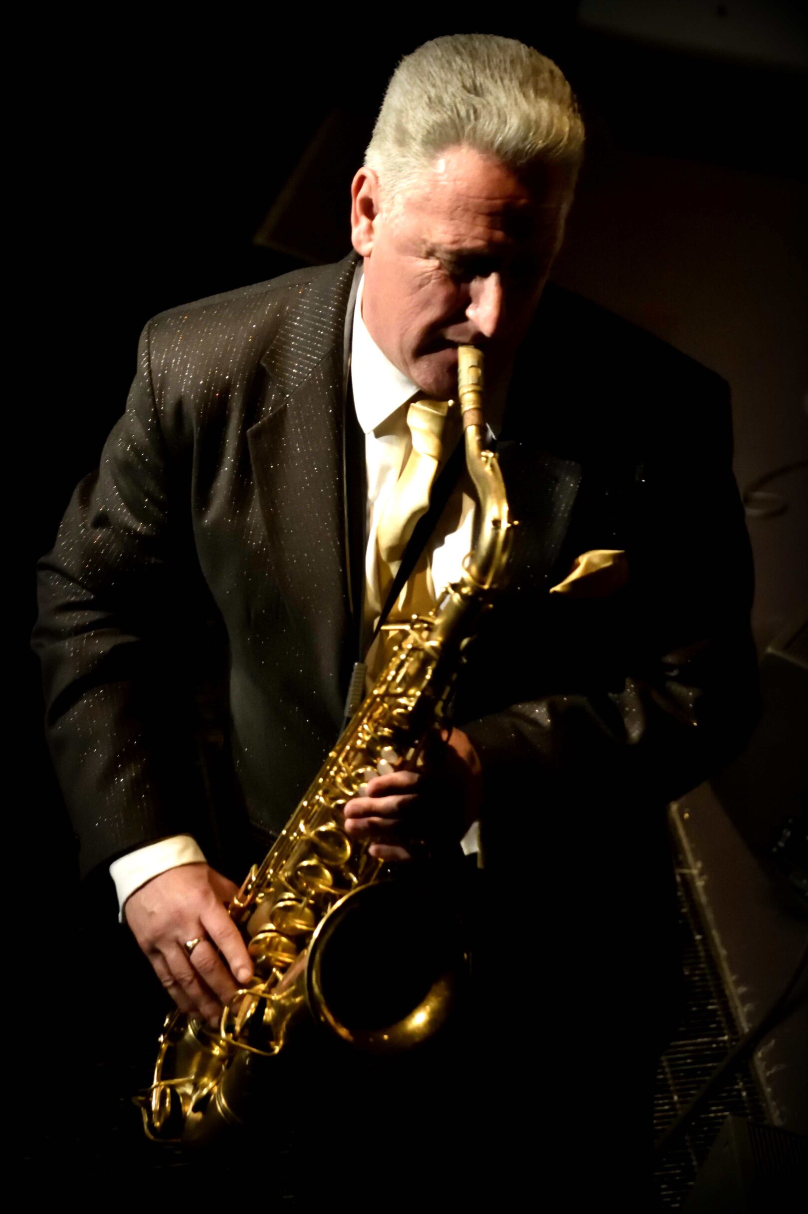 Ray Gelato playing the saxophone